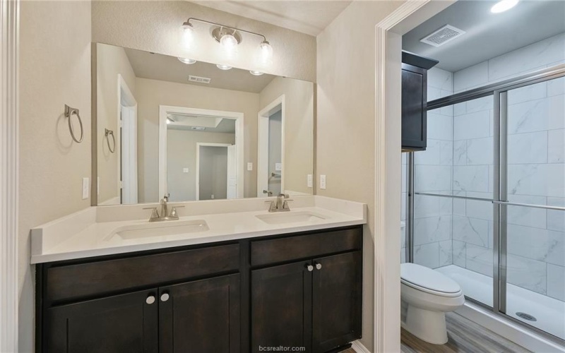 1214 High Street, Navasota, TX 77868, 3 Habitaciones Habitaciones , ,2 BañosBaños,Residential,En Venta,1214 High Street,25007892