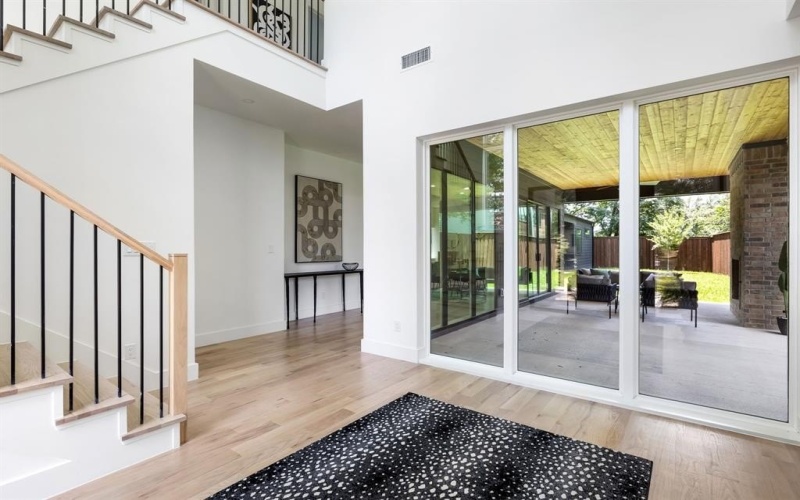 2423 N Prairie Avenue, Dallas, TX 75204, 4 Habitaciones Habitaciones , ,6 BañosBaños,Residential,En Venta,2423 N Prairie Avenue,20994608