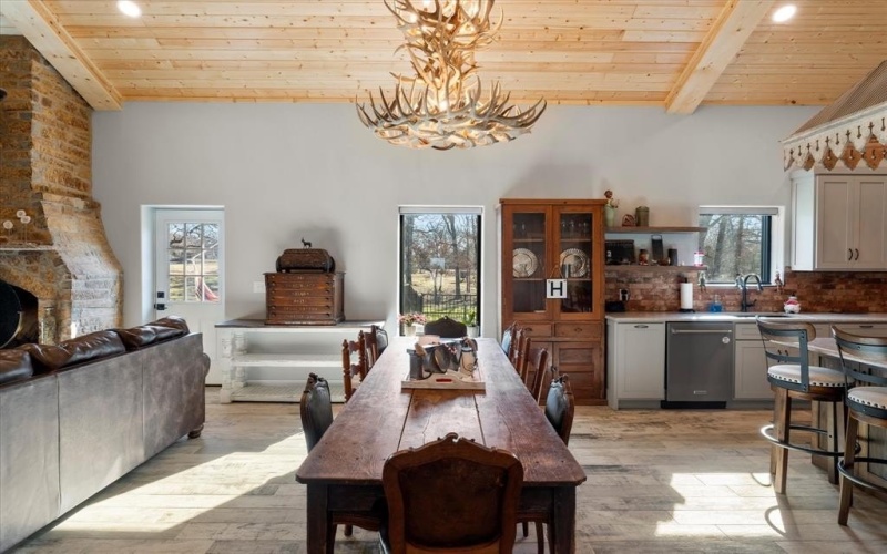 8291 State Highway 198, Mabank, TX 75156, 5 Habitaciones Habitaciones , ,3 BañosBaños,Residential,En Venta,8291 State Highway 198,20999874