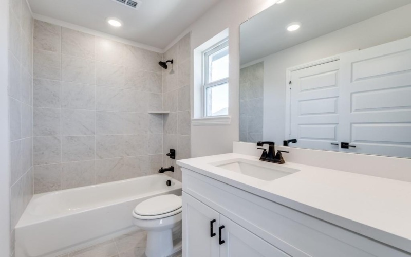 14565 Helena Street, Pilot Point, TX 76258, 5 Bedrooms Bedrooms, ,5 BathroomsBathrooms,Residential,For Sale,14565 Helena Street,20998612