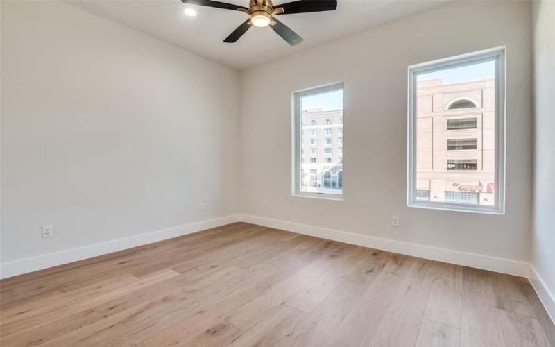 250 E Dallas Street #124, Grapevine, TX 76051, 3 Bedrooms Bedrooms, ,3 BathroomsBathrooms,Residential,For Sale,250 E Dallas Street,21000328