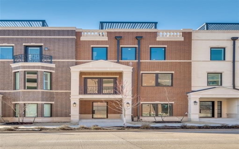 250 E Dallas Street #124, Grapevine, TX 76051, 3 Bedrooms Bedrooms, ,3 BathroomsBathrooms,Residential,For Sale,250 E Dallas Street,21000328