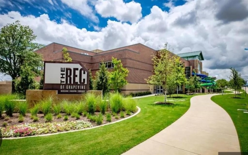 250 E Dallas Street #124, Grapevine, TX 76051, 3 Bedrooms Bedrooms, ,3 BathroomsBathrooms,Residential,For Sale,250 E Dallas Street,21000328