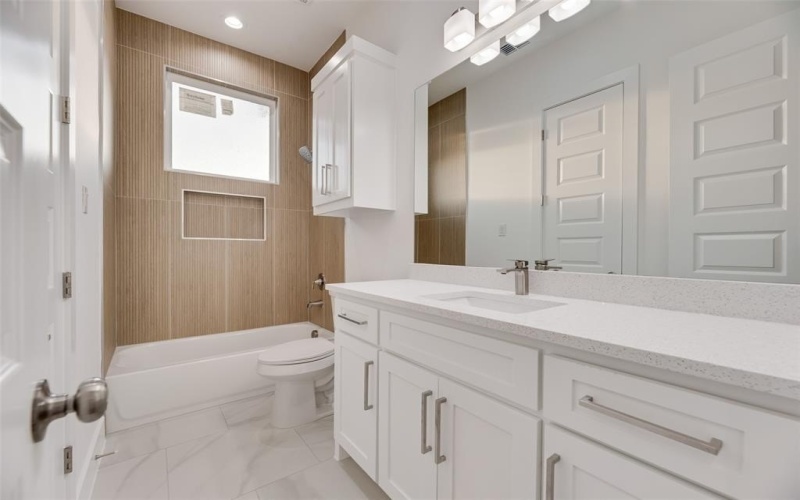 1392 Hartsdale Drive, Dallas, TX 75211, 4 Habitaciones Habitaciones , ,3 BañosBaños,Residential,En Venta,1392 Hartsdale Drive,21000624