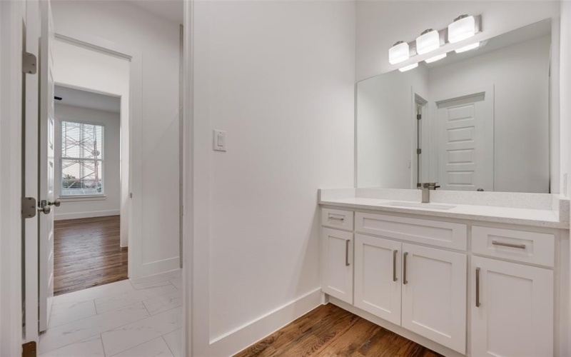 1392 Hartsdale Drive, Dallas, TX 75211, 4 Habitaciones Habitaciones , ,3 BañosBaños,Residential,En Venta,1392 Hartsdale Drive,21000624