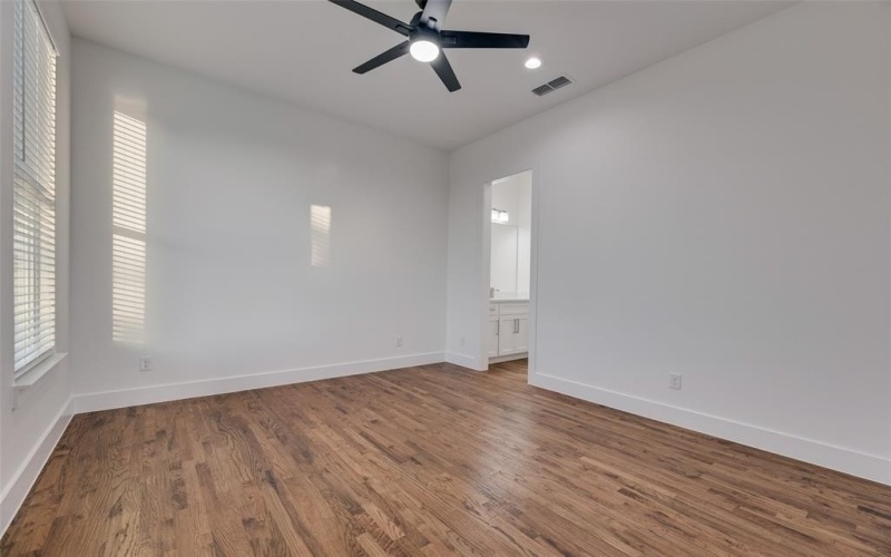 1392 Hartsdale Drive, Dallas, TX 75211, 4 Habitaciones Habitaciones , ,3 BañosBaños,Residential,En Venta,1392 Hartsdale Drive,21000624