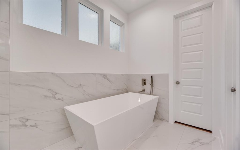 1392 Hartsdale Drive, Dallas, TX 75211, 4 Habitaciones Habitaciones , ,3 BañosBaños,Residential,En Venta,1392 Hartsdale Drive,21000624
