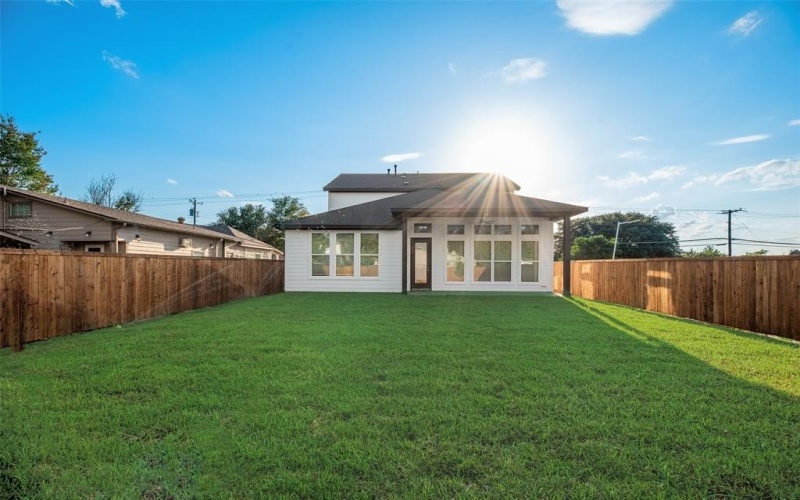 1392 Hartsdale Drive, Dallas, TX 75211, 4 Habitaciones Habitaciones , ,3 BañosBaños,Residential,En Venta,1392 Hartsdale Drive,21000624