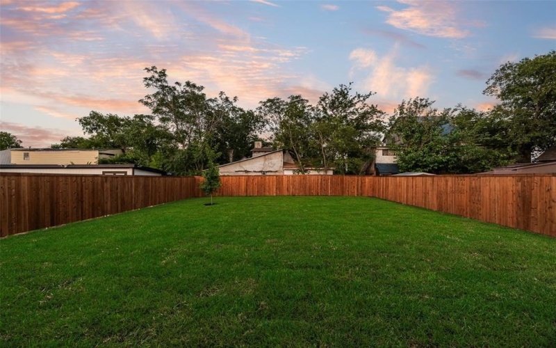 1392 Hartsdale Drive, Dallas, TX 75211, 4 Habitaciones Habitaciones , ,3 BañosBaños,Residential,En Venta,1392 Hartsdale Drive,21000624
