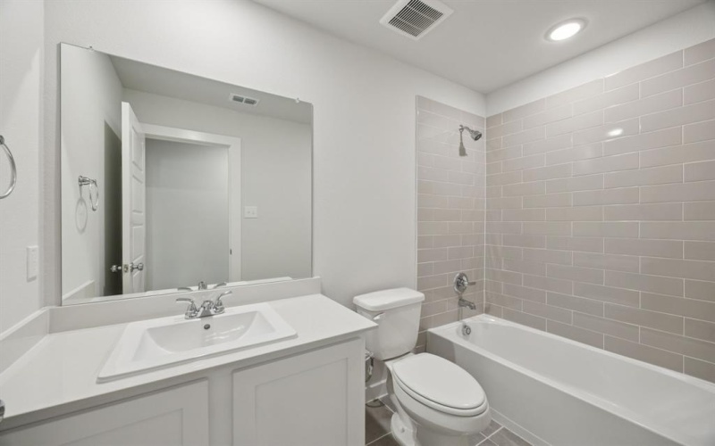 215 Lockhart Street, Greenville, TX 75402, 3 Habitaciones Habitaciones , ,2 BañosBaños,Residential,En Venta,215 Lockhart Street,21000695