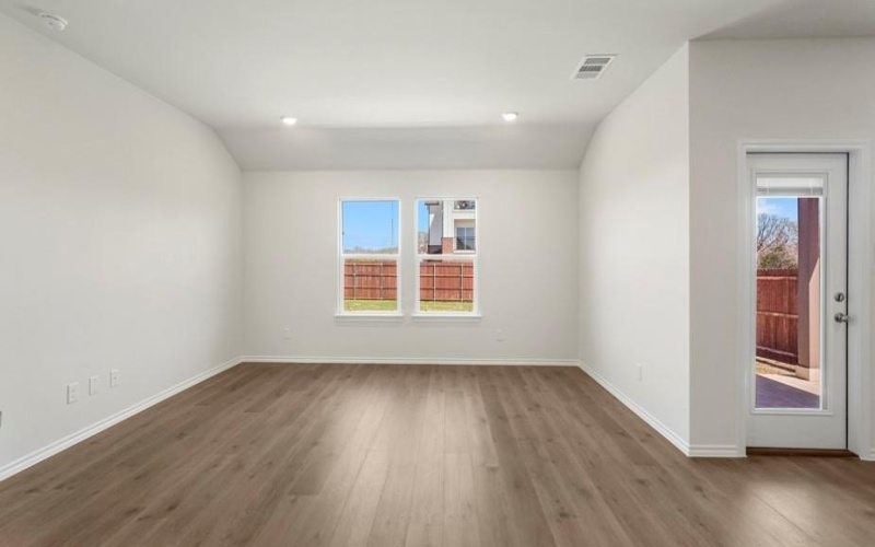 411 English Oak Drive, Josephine, TX 75173, 4 Habitaciones Habitaciones , ,2 BañosBaños,Residential,En Venta,411 English Oak Drive,21000711