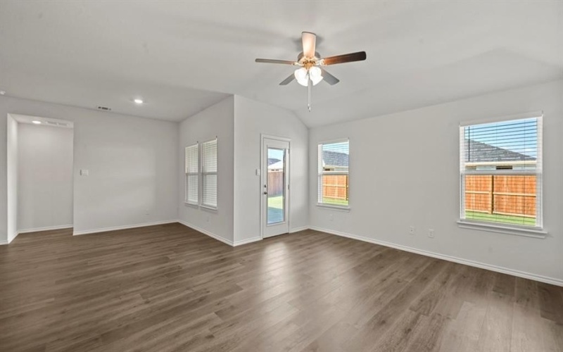 409 Gooseberry Drive, Josephine, TX 75173, 5 Habitaciones Habitaciones , ,2 BañosBaños,Residential,En Venta,409 Gooseberry Drive,21000720
