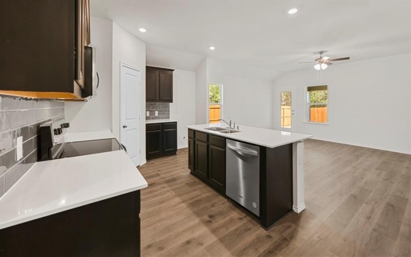 415 English Oak Drive, Josephine, TX 75173, 4 Habitaciones Habitaciones , ,3 BañosBaños,Residential,En Venta,415 English Oak Drive,21000726