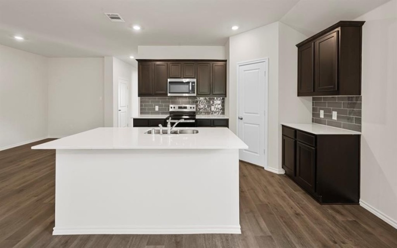 415 English Oak Drive, Josephine, TX 75173, 4 Habitaciones Habitaciones , ,3 BañosBaños,Residential,En Venta,415 English Oak Drive,21000726