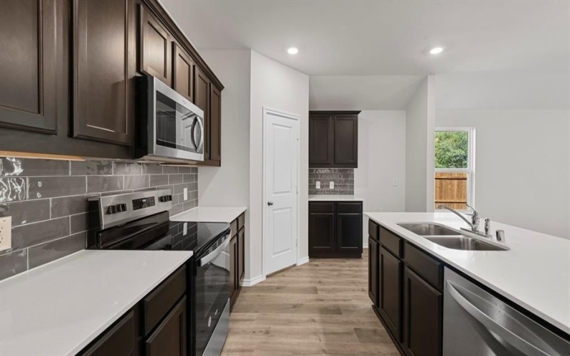 415 English Oak Drive, Josephine, TX 75173, 4 Habitaciones Habitaciones , ,3 BañosBaños,Residential,En Venta,415 English Oak Drive,21000726