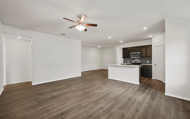 415 English Oak Drive, Josephine, TX 75173, 4 Habitaciones Habitaciones , ,3 BañosBaños,Residential,En Venta,415 English Oak Drive,21000726