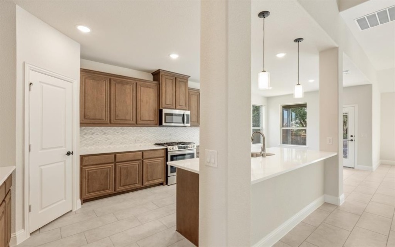 916 Bullard Drive, DeSoto, TX 75115, 4 Bedrooms Bedrooms, ,3 BathroomsBathrooms,Residential,For Sale,916 Bullard Drive,0,21000806