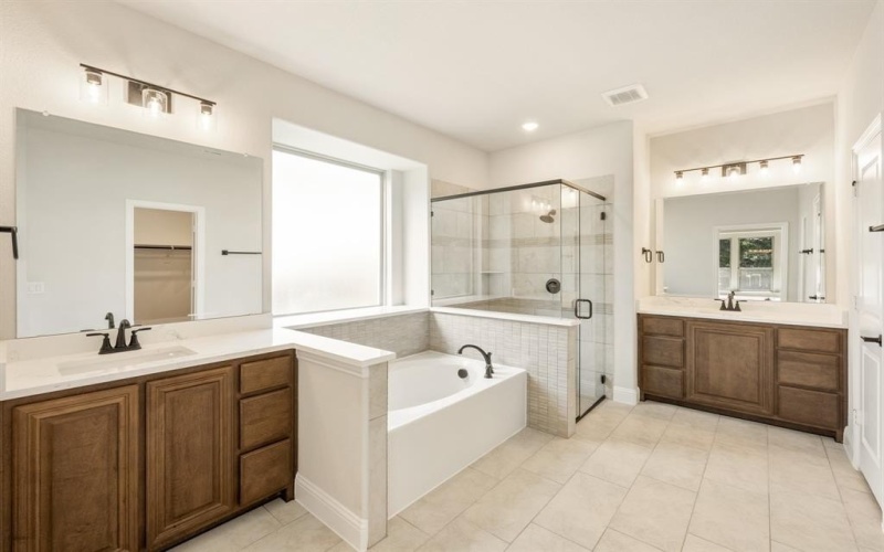 916 Bullard Drive, DeSoto, TX 75115, 4 Bedrooms Bedrooms, ,3 BathroomsBathrooms,Residential,For Sale,916 Bullard Drive,0,21000806