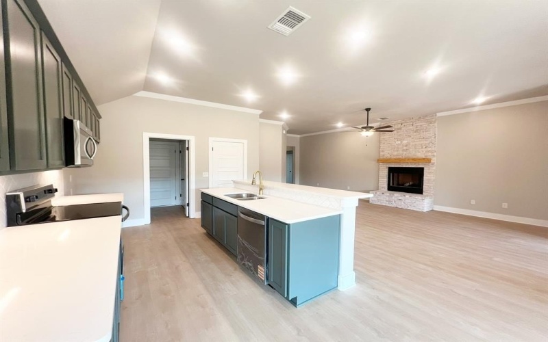 512 Courtney Drive, Sherman, TX 75092, 3 Bedrooms Bedrooms, ,2 BathroomsBathrooms,Residential,For Sale,512 Courtney Drive,0,21001057