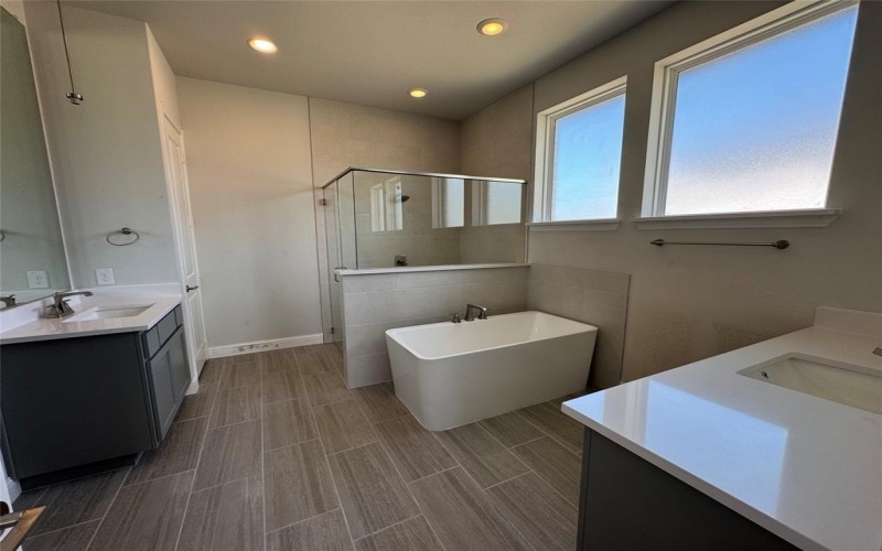 2228 Euclid Drive, Rockwall, TX 75087, 4 Habitaciones Habitaciones , ,3 BañosBaños,Residential,En Venta,2228 Euclid Drive,21001297