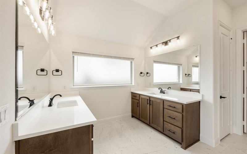 1229 Dove Haven Drive, Justin, TX 76247, 4 Habitaciones Habitaciones , ,3 BañosBaños,Residential,En Venta,1229 Dove Haven Drive,21001321