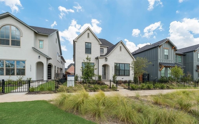 13621 Dalewood Mews, Frisco, TX 75033, 4 Bedrooms Bedrooms, ,5 BathroomsBathrooms,Residential,For Sale,13621 Dalewood Mews,21001519