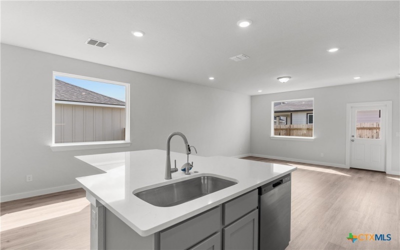 761 Whitman Street, New Braunfels, TX 78130, 3 Habitaciones Habitaciones , ,2 BañosBaños,Residential,En Venta,761 Whitman Street,586630