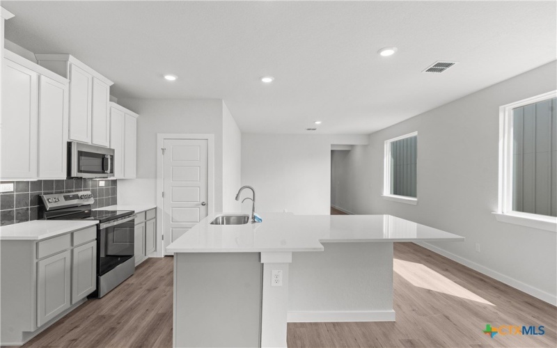761 Whitman Street, New Braunfels, TX 78130, 3 Habitaciones Habitaciones , ,2 BañosBaños,Residential,En Venta,761 Whitman Street,586630