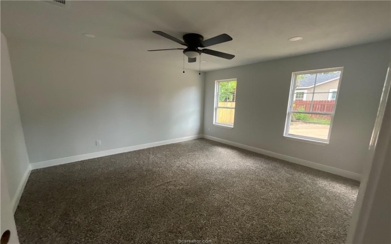 211 Moss Avenue, Hearne, TX 77859, 3 Habitaciones Habitaciones , ,2 BañosBaños,Residential,En Venta,211 Moss Avenue,25007976