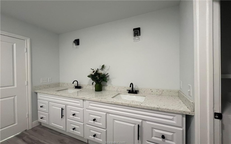 211 Moss Avenue, Hearne, TX 77859, 3 Habitaciones Habitaciones , ,2 BañosBaños,Residential,En Venta,211 Moss Avenue,25007976