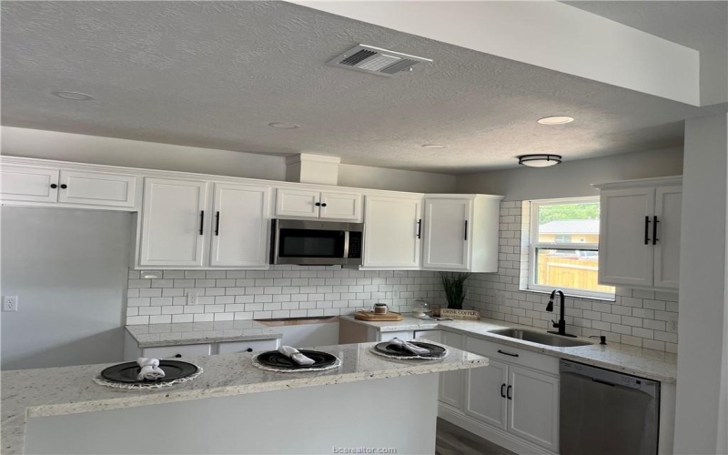 211 Moss Avenue, Hearne, TX 77859, 3 Habitaciones Habitaciones , ,2 BañosBaños,Residential,En Venta,211 Moss Avenue,25007976