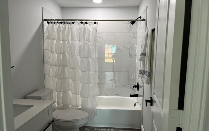 211 Moss Avenue, Hearne, TX 77859, 3 Habitaciones Habitaciones , ,2 BañosBaños,Residential,En Venta,211 Moss Avenue,25007976