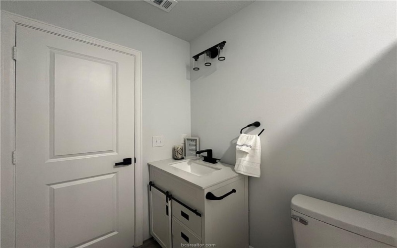 211 Moss Avenue, Hearne, TX 77859, 3 Habitaciones Habitaciones , ,2 BañosBaños,Residential,En Venta,211 Moss Avenue,25007976