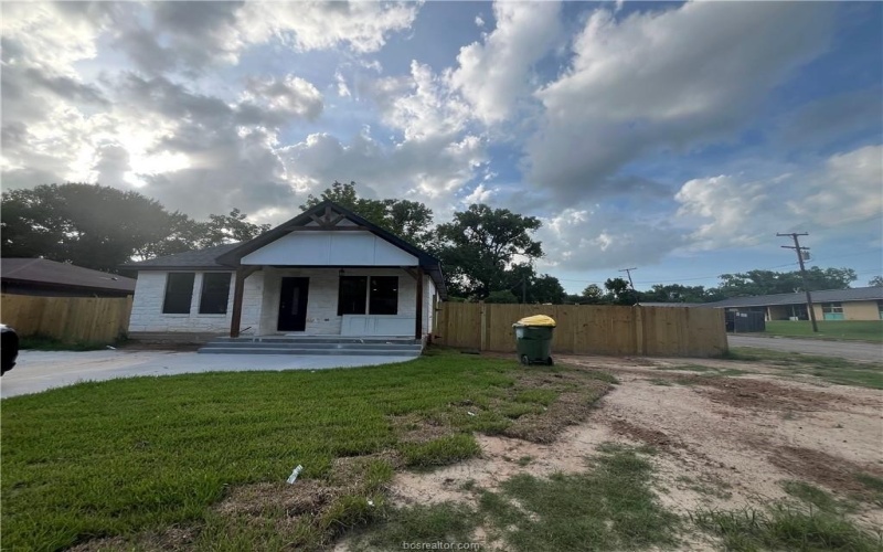 211 Moss Avenue, Hearne, TX 77859, 3 Habitaciones Habitaciones , ,2 BañosBaños,Residential,En Venta,211 Moss Avenue,25007976