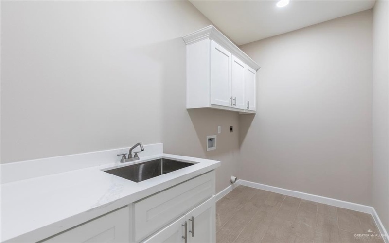 1003 Magnolia, Mission, TX 78574, 3 Habitaciones Habitaciones , ,2 BañosBaños,Residential,En Venta,1003 Magnolia,476100