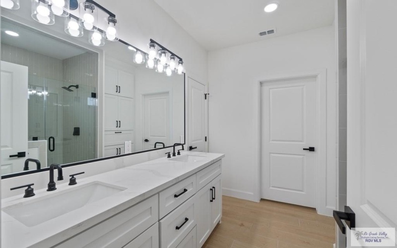 29002 REYNOLDS DR ## 18, LA FERIA, TX 78559, 4 Habitaciones Habitaciones , ,2 BañosBaños,Residential,En Venta,29002 REYNOLDS DR,29765959