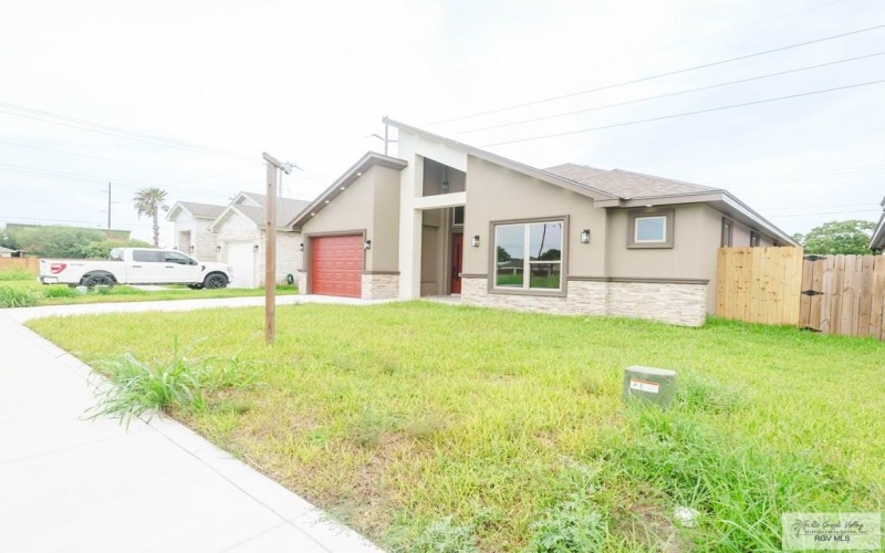 2605 S NEEL DR, BROWNSVILLE, TX 78526, 3 Bedrooms Bedrooms, ,2 BathroomsBathrooms,Residential,For Sale,2605 S NEEL DR,29766851