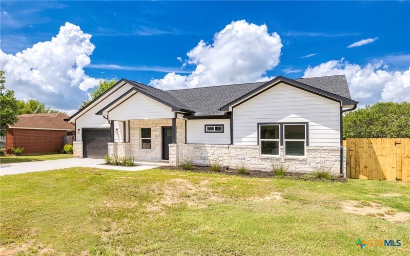 907 Fannin Street, Lockhart, TX 78644, 3 Bedrooms Bedrooms, ,2 BathroomsBathrooms,Residential,For Sale,907 Fannin Street,584096