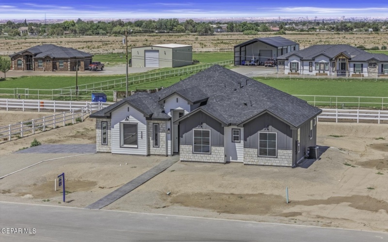 340 Roper Lane, Clint, TX 79836, 4 Habitaciones Habitaciones , ,3 BañosBaños,Residential,En Venta,340 Roper Lane,0,899054