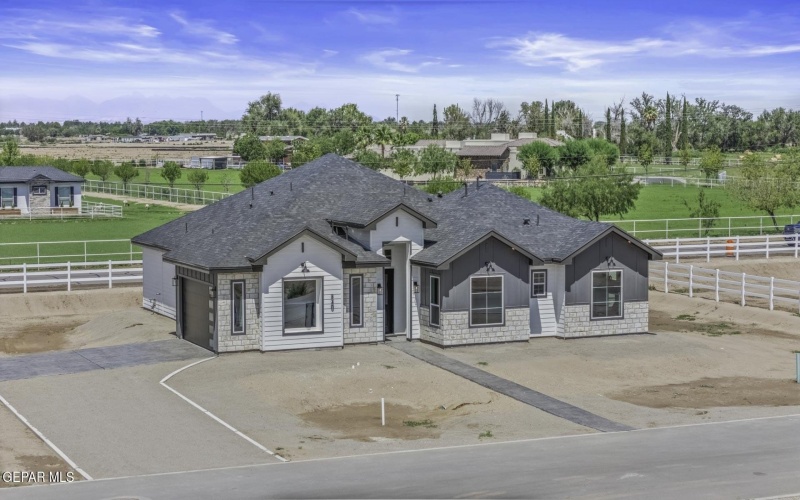 340 Roper Lane, Clint, TX 79836, 4 Habitaciones Habitaciones , ,3 BañosBaños,Residential,En Venta,340 Roper Lane,0,899054