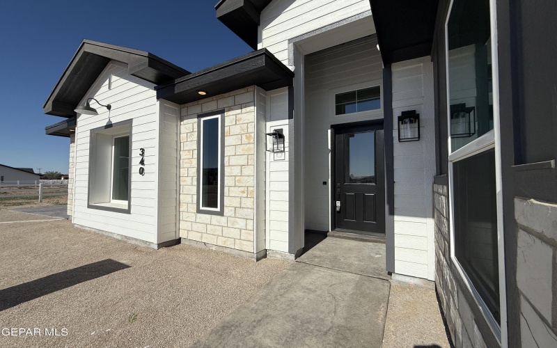 340 Roper Lane, Clint, TX 79836, 4 Bedrooms Bedrooms, ,3 BathroomsBathrooms,Residential,For Sale,340 Roper Lane,0,899054