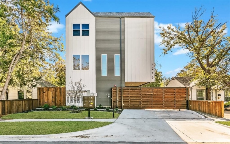 2210 Shea Road #104, Dallas, TX 75235, 2 Habitaciones Habitaciones , ,2 BañosBaños,Residential,En Venta,2210 Shea Road,20977329