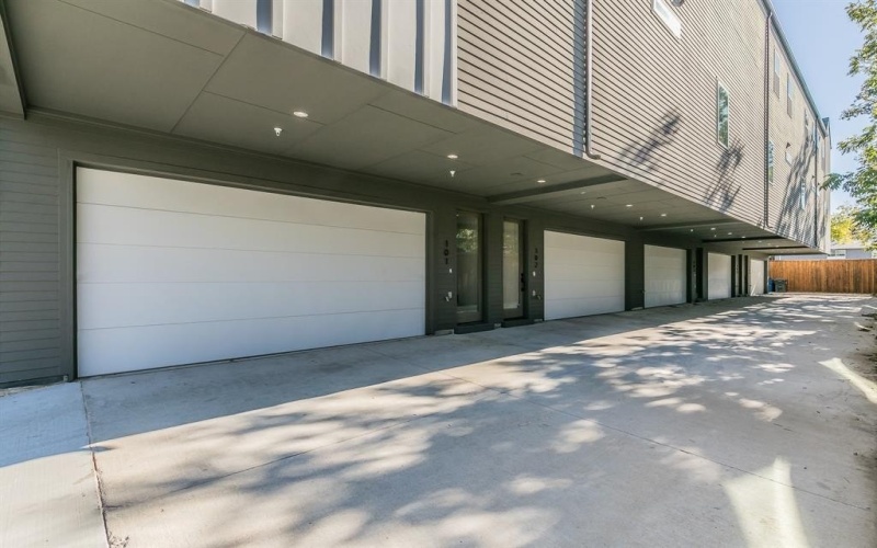 2210 Shea Road #104, Dallas, TX 75235, 2 Habitaciones Habitaciones , ,2 BañosBaños,Residential,En Venta,2210 Shea Road,20977329