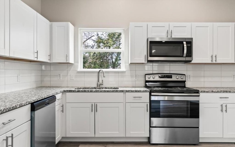 200 Avenue B, Ennis, TX 75119, 4 Habitaciones Habitaciones , ,3 BañosBaños,Residential,En Venta,200 Avenue B,20998960