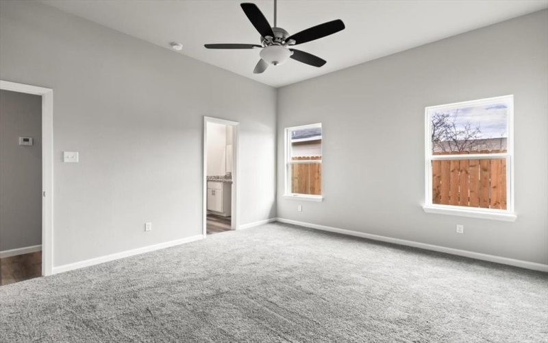 200 Avenue B, Ennis, TX 75119, 4 Habitaciones Habitaciones , ,3 BañosBaños,Residential,En Venta,200 Avenue B,20998960