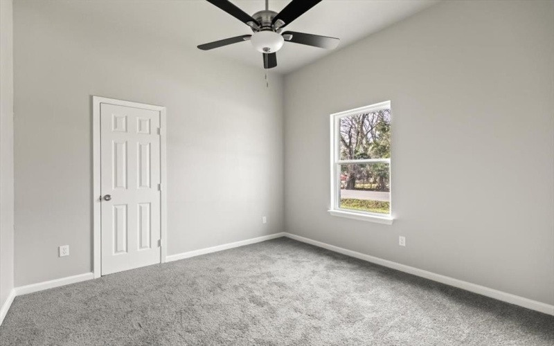 200 Avenue B, Ennis, TX 75119, 4 Habitaciones Habitaciones , ,3 BañosBaños,Residential,En Venta,200 Avenue B,20998960