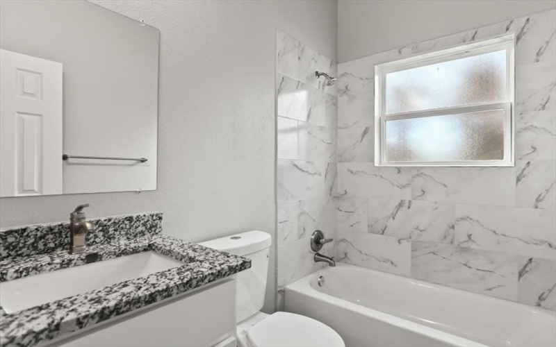 200 Avenue B, Ennis, TX 75119, 4 Habitaciones Habitaciones , ,3 BañosBaños,Residential,En Venta,200 Avenue B,20998960