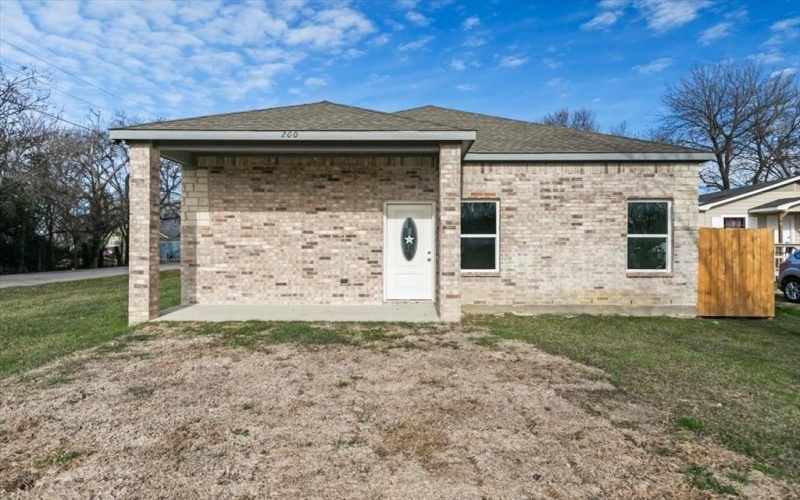200 Avenue B, Ennis, TX 75119, 4 Habitaciones Habitaciones , ,3 BañosBaños,Residential,En Venta,200 Avenue B,20998960