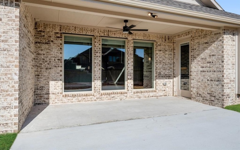 5610 Rutherford Drive, Midlothian, TX 76065, 4 Bedrooms Bedrooms, ,5 BathroomsBathrooms,Residential,For Sale,5610 Rutherford Drive,0,21002463