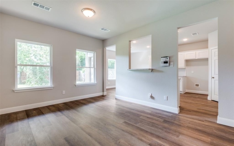 1356 S Denley Drive, Dallas, TX 75216, 3 Bedrooms Bedrooms, ,2 BathroomsBathrooms,Residential,For Sale,1356 S Denley Drive,21002536